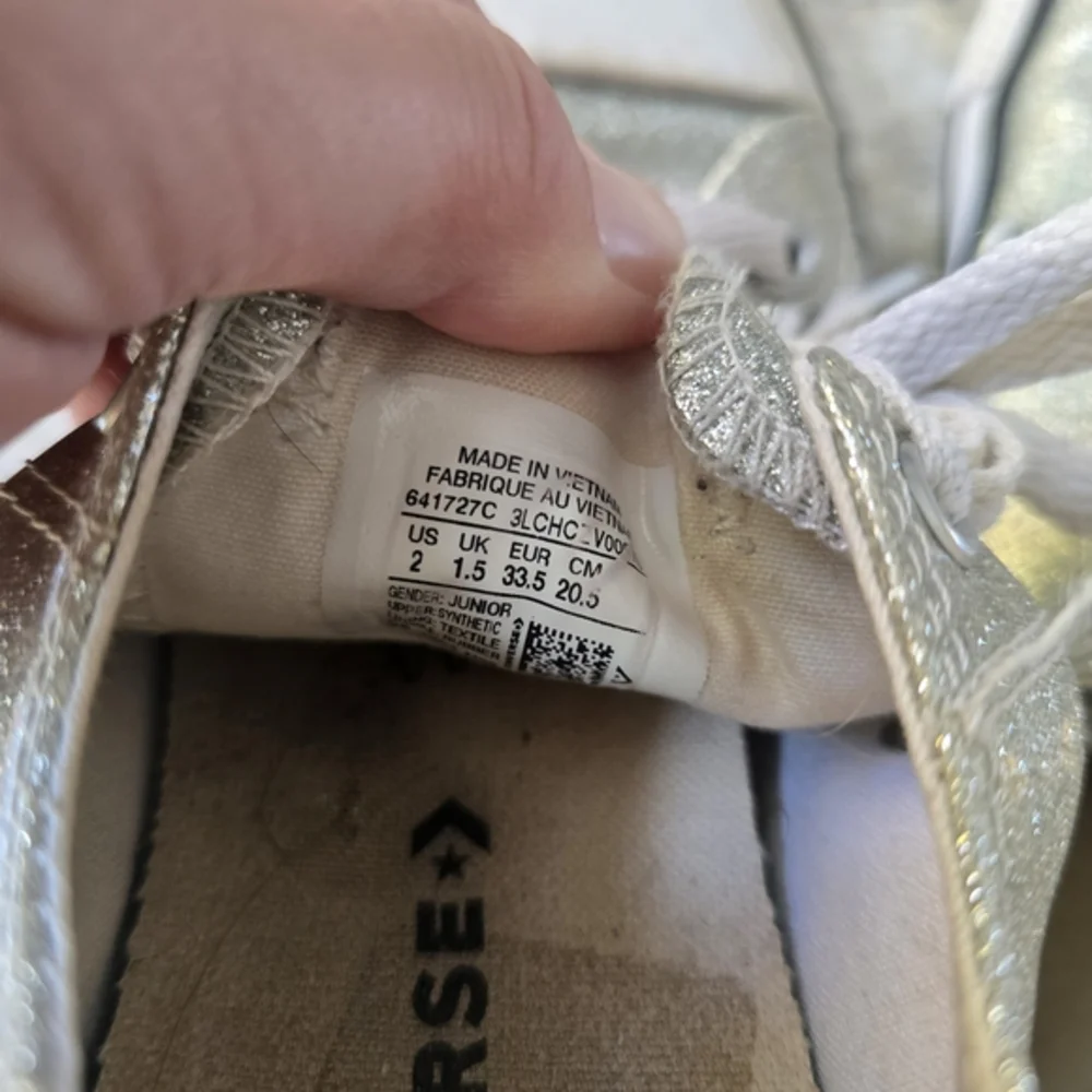 Converse shiny metallic